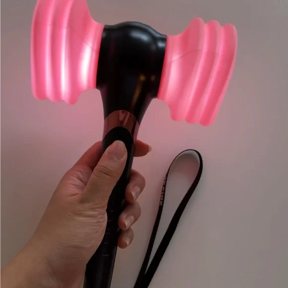 Blackpink Lightstick and merchandise bundle - Picture 2 of 6